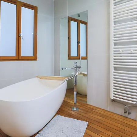 Luxueux 6 Apartment